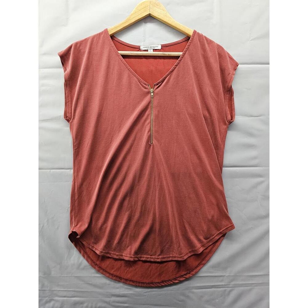 Green Envelope Los Angeles Rust Red Zip Front Short Sleeve Top Women’s Small